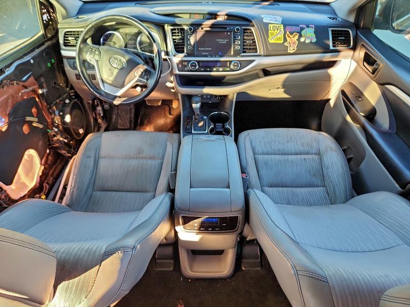 Photo 8 from auction – 2018 TOYOTA HIGHLANDER with VIN 5TDZZRFH6JS281184