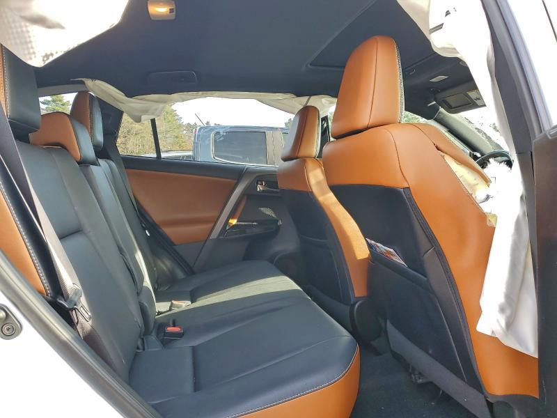 Photo 11 from auction – 2017 TOYOTA RAV4 SE with VIN 2T3JFREV8HW617987