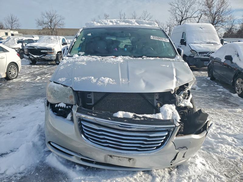 Foto 5 de la subasta – 2011 CHRYSLER TOWN & COU con VIN 2A4RR8DG8BR714447