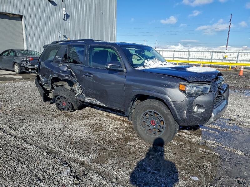 Photo 4 from auction – 2019 TOYOTA 4RUNNER SR with VIN JTEBU5JRXK5675265