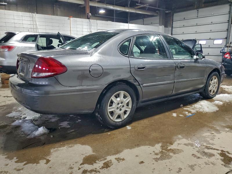 Photo 3 from auction – 2005 FORD TAURUS SE with VIN 1FAFP53UX5A269700
