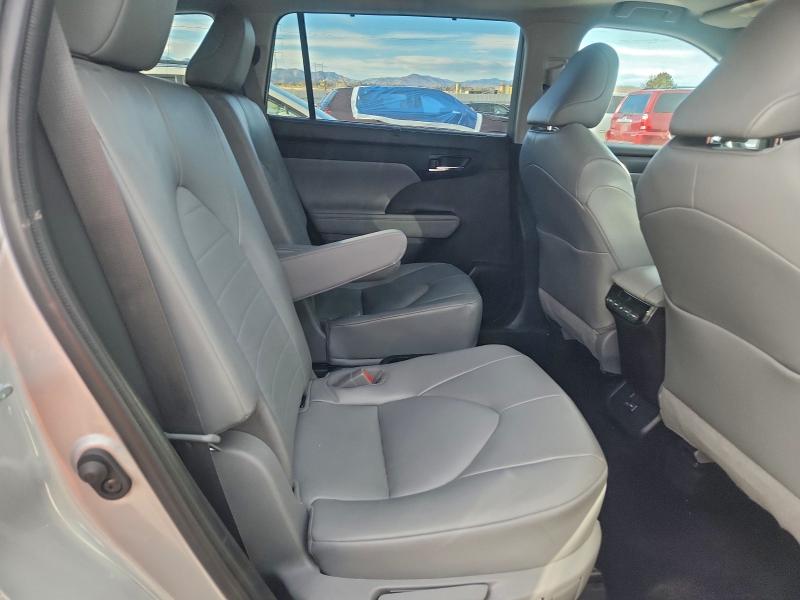 Photo 11 from auction – 2022 TOYOTA HIGHLANDER with VIN 5TDHBRCH4NS547151