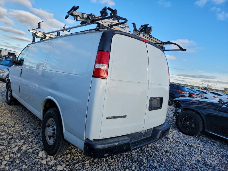Photo 2 from auction – 2018 CHEVROLET EXPRESS G2 with VIN 1GCWGAFP7J1335705