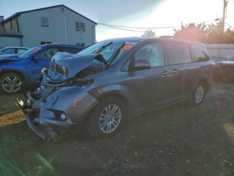 TOYOTA SIENNA XLE 2017 with VIN 5TDYZ3DC2HS887866 - Photo from auction