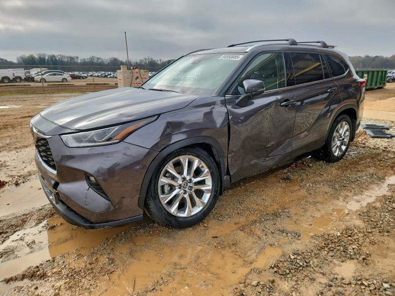 TOYOTA HIGHLANDER 2021 with VIN 5TDDZRBHXMS535421 - Photo from auction