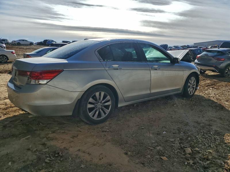 Photo 3 from auction – 2011 HONDA ACCORD EXL with VIN 1HGCP2F82BA102237