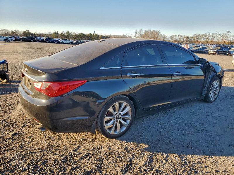 Photo 3 from auction – 2012 HYUNDAI SONATA SE with VIN 5NPEC4AC3CH421845