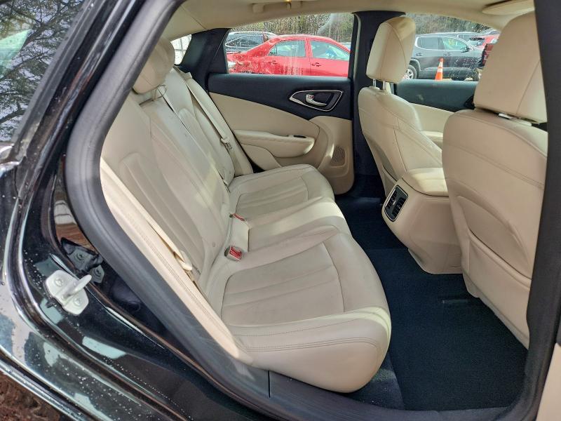 Photo 10 from auction – 2015 CHRYSLER 200 C with VIN 1C3CCCCB3FN550599