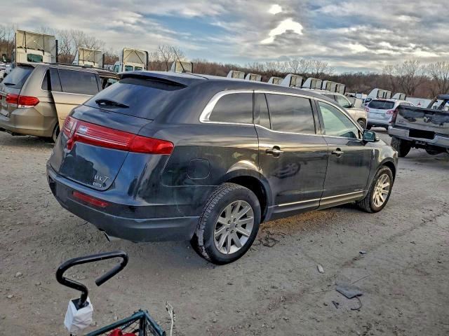 Photo 3 from auction – 2015 LINCOLN MKT with VIN 2LMHJ5NK0FBL03441