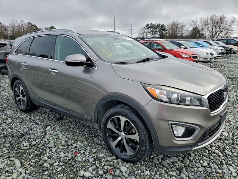 Photo 4 from auction – 2016 KIA SORENTO EX with VIN 5XYPHDA15GG031240