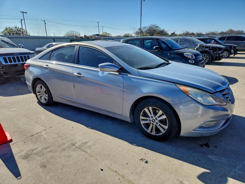 Photo 4 from auction – 2013 HYUNDAI SONATA GLS with VIN 5NPEB4AC8DH645293