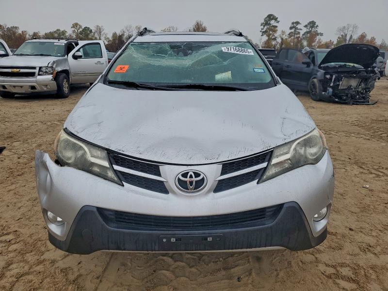 Foto 5 de la subasta – 2014 TOYOTA RAV4 con VIN 2T3YFREV6EW103534