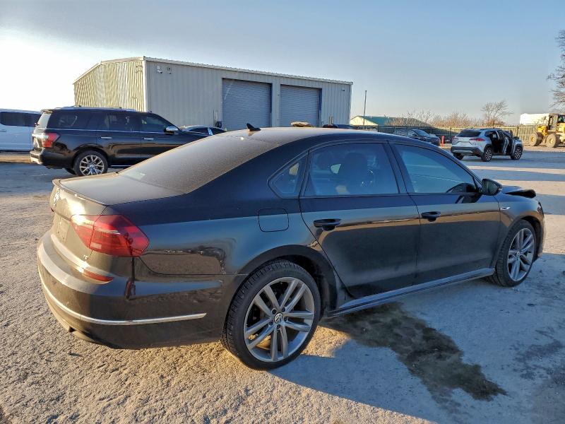 Photo 3 from auction – 2018 VOLKSWAGEN PASSAT with VIN 1VWAA7A32JC025479