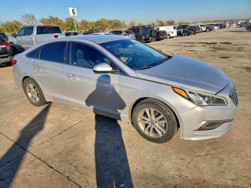 Photo 4 from auction – 2016 HYUNDAI SONATA with VIN 5NPE24AF2GH261041