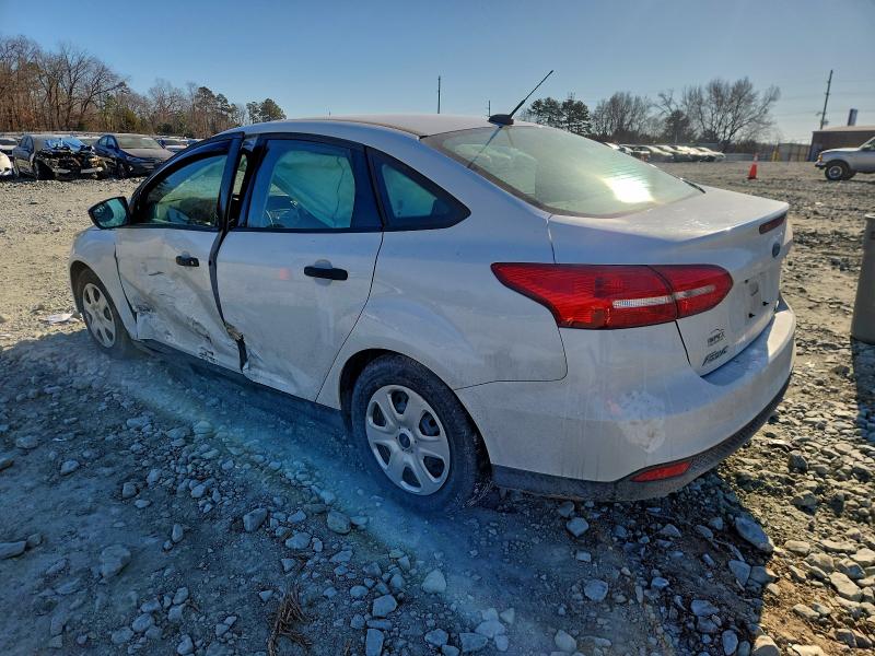 Photo 2 from auction – 2015 FORD FOCUS with VIN 1FADP3E26FL362467