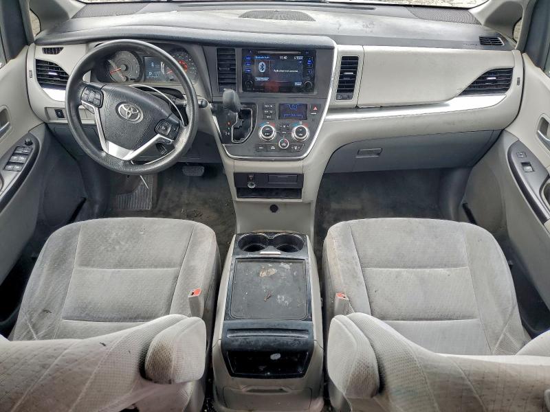 Photo 8 from auction – 2017 TOYOTA SIENNA LE with VIN 5TDKZ3DC3HS842151