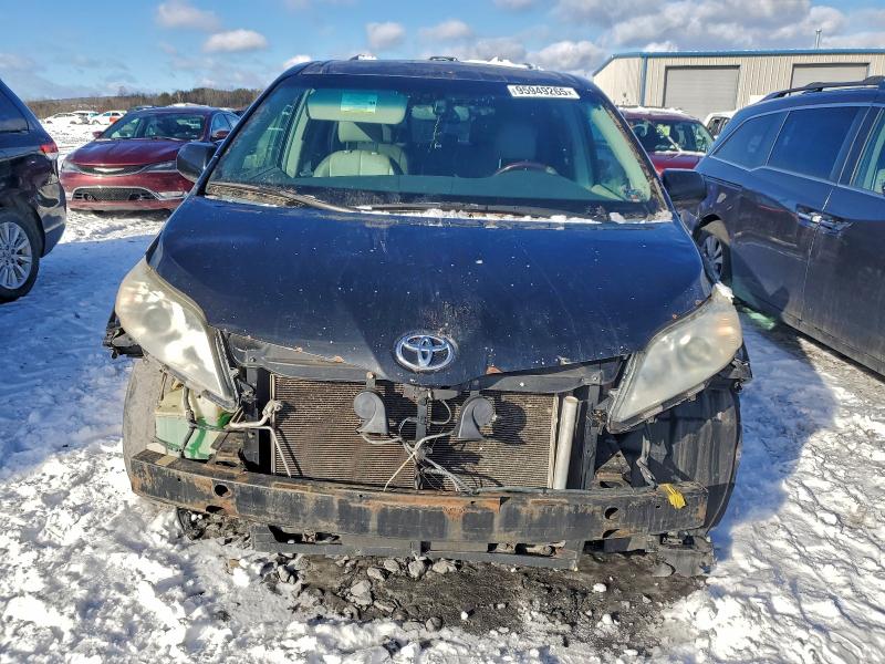 Photo 5 from auction – 2012 TOYOTA SIENNA with VIN 5TDYK3DC5CS212025