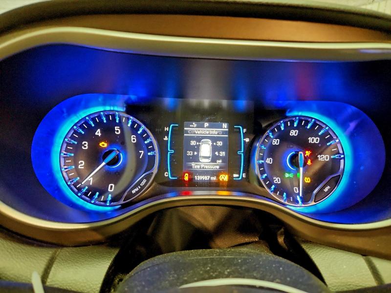 Photo 9 from auction – 2017 CHRYSLER PACIFICA T with VIN 2C4RC1DG2HR833232