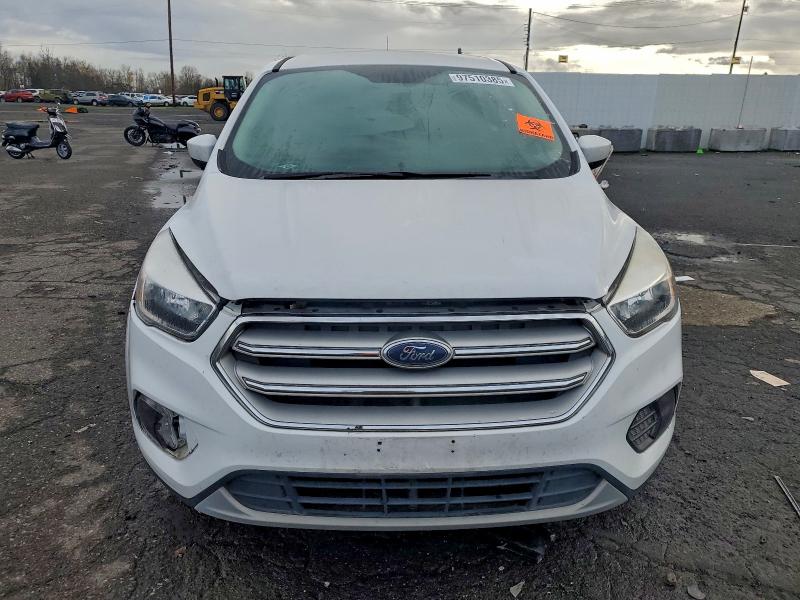 Photo 5 from auction – 2019 FORD ESCAPE with VIN 1FMCU0GD7KUB07399