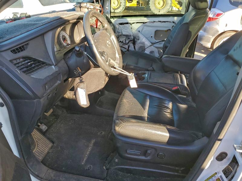 Photo 7 from auction – 2017 TOYOTA SIENNA SE with VIN 5TDXZ3DC5HS801817