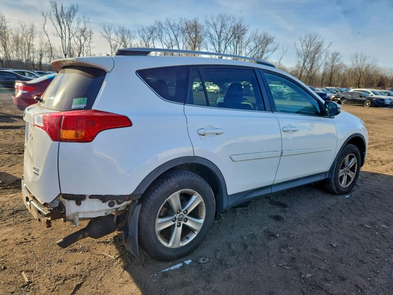 Photo 3 from auction – 2015 TOYOTA RAV4 XLE with VIN 2T3RFREV4FW327679