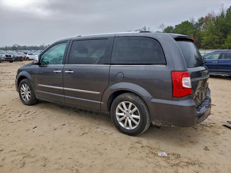 Photo 2 from auction – 2015 CHRYSLER TOWN & COU with VIN 2C4RC1GG7FR710762