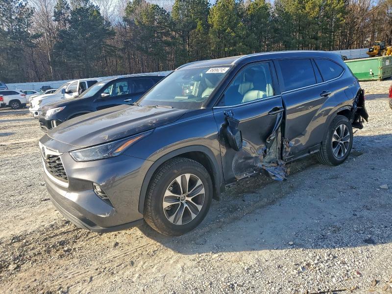 TOYOTA HIGHLANDER 2023 with VIN 5TDKDRAH4PS025190 - Photo from auction