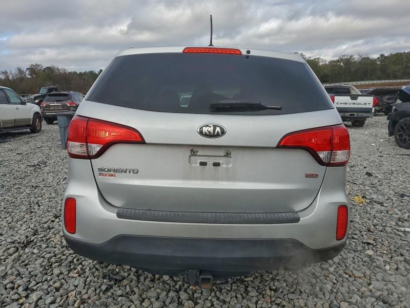 Photo 6 from auction – 2015 KIA SORENTO LX with VIN 5XYKT3A69FG567993