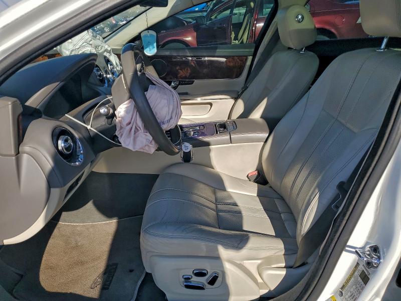 Photo 7 from auction – 2011 JAGUAR XJ with VIN SAJWA1CB6BLV05828