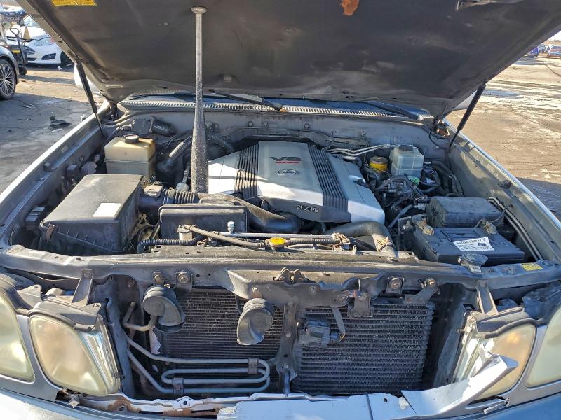 Photo 12 from auction – 2004 LEXUS LX 470 with VIN JTJHT00W443536983