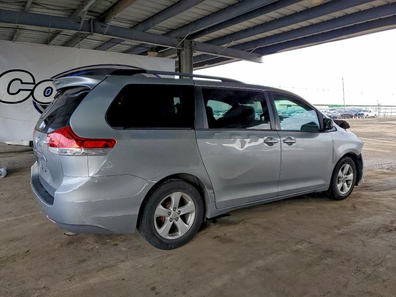 Photo 3 from auction – 2014 TOYOTA SIENNA with VIN 5TDKK3DCXES438912