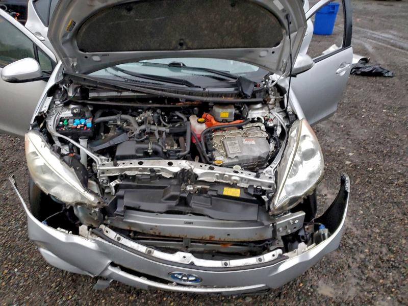 Photo 11 from auction – 2012 TOYOTA PRIUS C with VIN JTDKDTB32C1500911