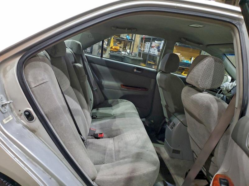 Photo 10 from auction – 2002 TOYOTA CAMRY LE with VIN 4T1BE30KX2U072196