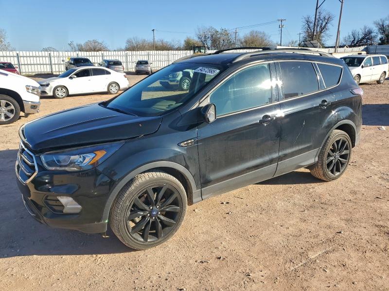 FORD ESCAPE SE 2018 with VIN 1FMCU9GD8JUB38373 - Photo from auction