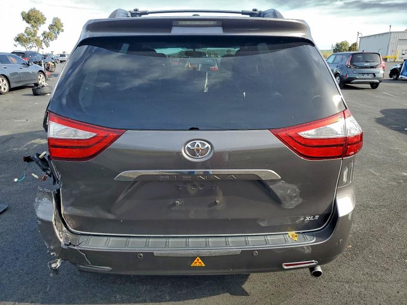 صورة رقم 6 من المزاد - 2016 TOYOTA SIENNA XLE مع VIN 5TDYK3DC4GS716619