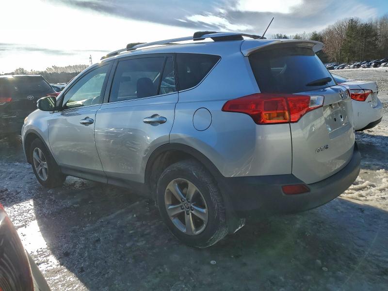 Photo 2 from auction – 2015 TOYOTA RAV4 XLE with VIN JTMRFREV1FD167161