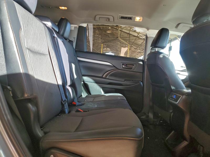 Photo 11 from auction – 2019 TOYOTA HIGHLANDER with VIN 5TDZZRFH6KS314069