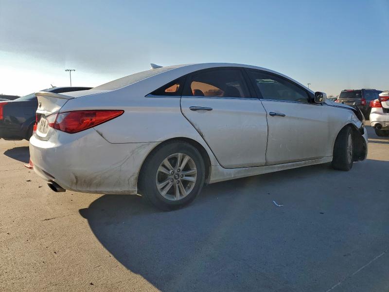Photo 3 from auction – 2013 HYUNDAI SONATA SE with VIN 5NPEC4AC0DH776330