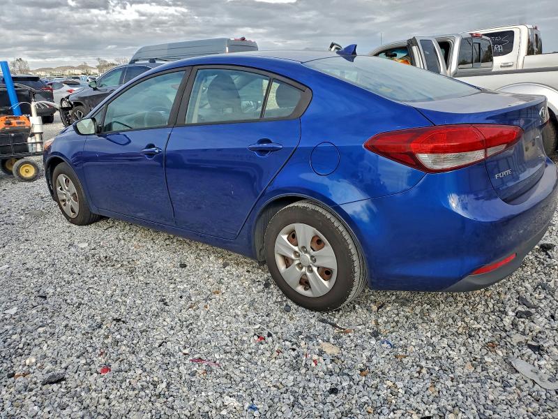 Photo 2 from auction – 2018 KIA FORTE LX with VIN 3KPFK4A76JE196736