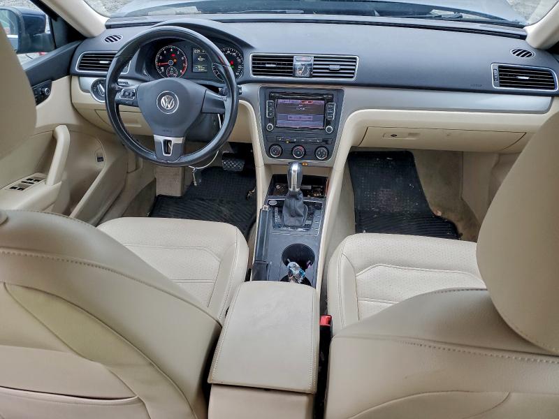 Photo 8 from auction – 2015 VOLKSWAGEN PASSAT S with VIN 1VWAT7A31FC101808