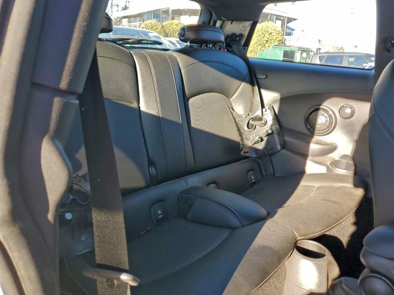 Photo 10 from auction – 2016 MINI COOPER S with VIN WMWXP7C5XG3B33559
