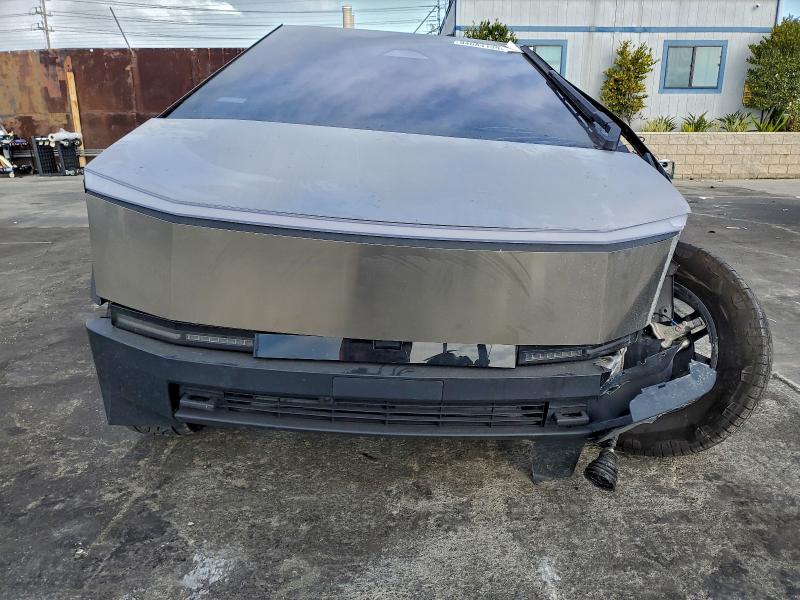 Photo 5 from auction – 2024 TESLA CYBERTRUCK with VIN 7G2CEHED8RA056642