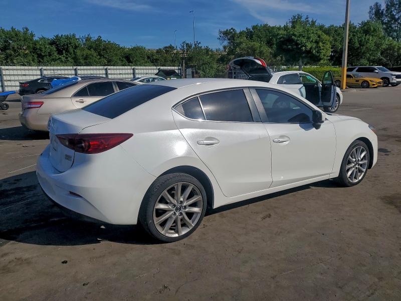 Photo 3 from auction – 2017 MAZDA 3 TOURING with VIN 3MZBN1V79HM105454