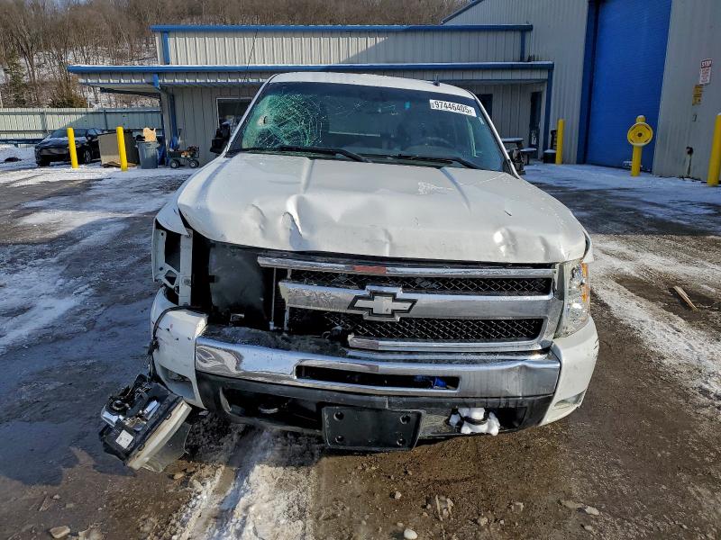 Photo 5 from auction – 2011 CHEVROLET SILVERADO with VIN 1GCRKSE32BZ127444