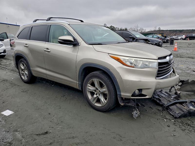 Photo 4 from auction – 2015 TOYOTA HIGHLANDER with VIN 5TDYKRFH3FS101795