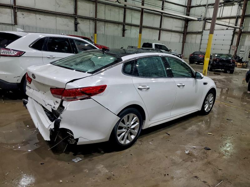 Photo 3 from auction – 2016 KIA OPTIMA EX with VIN 5XXGU4L37GG089977