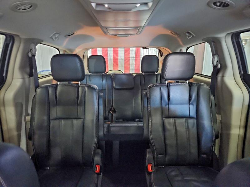 Photo 10 from auction – 2013 CHRYSLER TOWN & COU with VIN 2C4RC1BG1DR774512