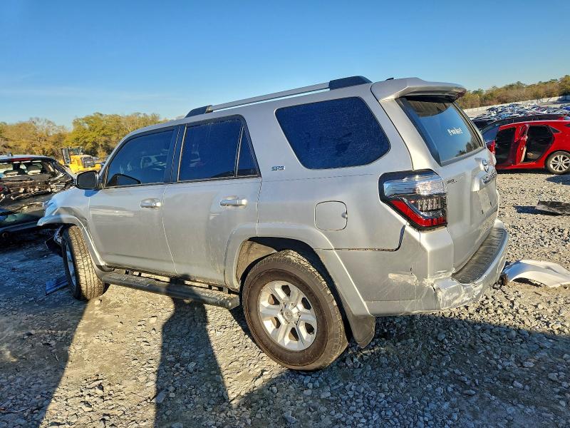Photo 2 from auction – 2022 TOYOTA 4RUNNER with VIN JTEEU5JR7N5255321