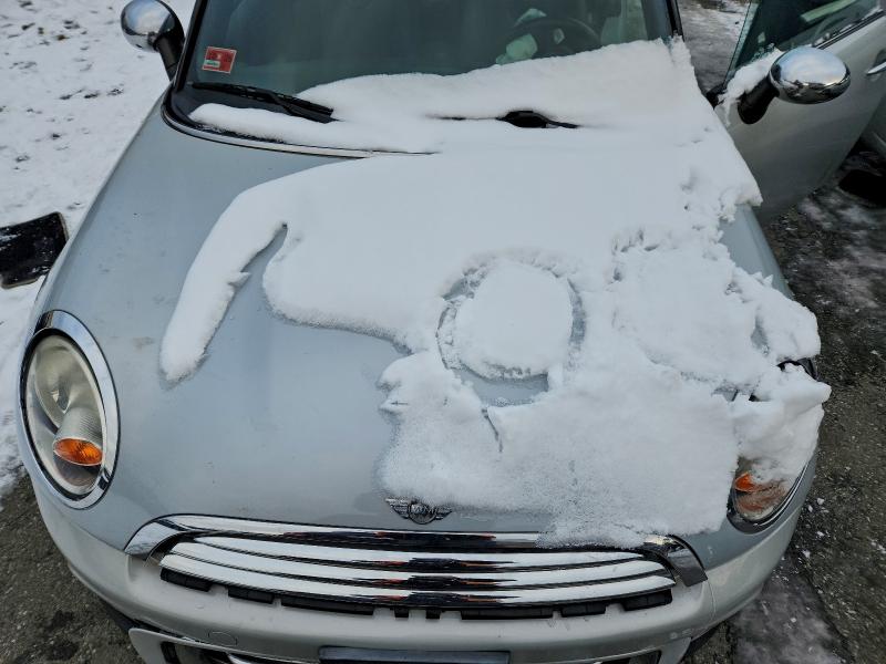 Photo 11 from auction – 2011 MINI COOPER with VIN WMWZN3C57BT265143