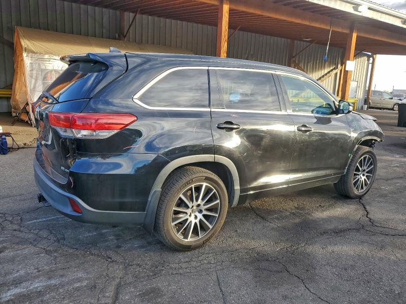 Foto 3 de la subasta – 2018 TOYOTA HIGHLANDER con VIN 5TDJZRFH9JS545284